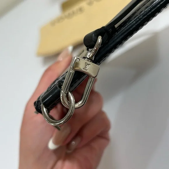 Louis Vuitton Epi Delmonico Pochette - Picture 11 of 11